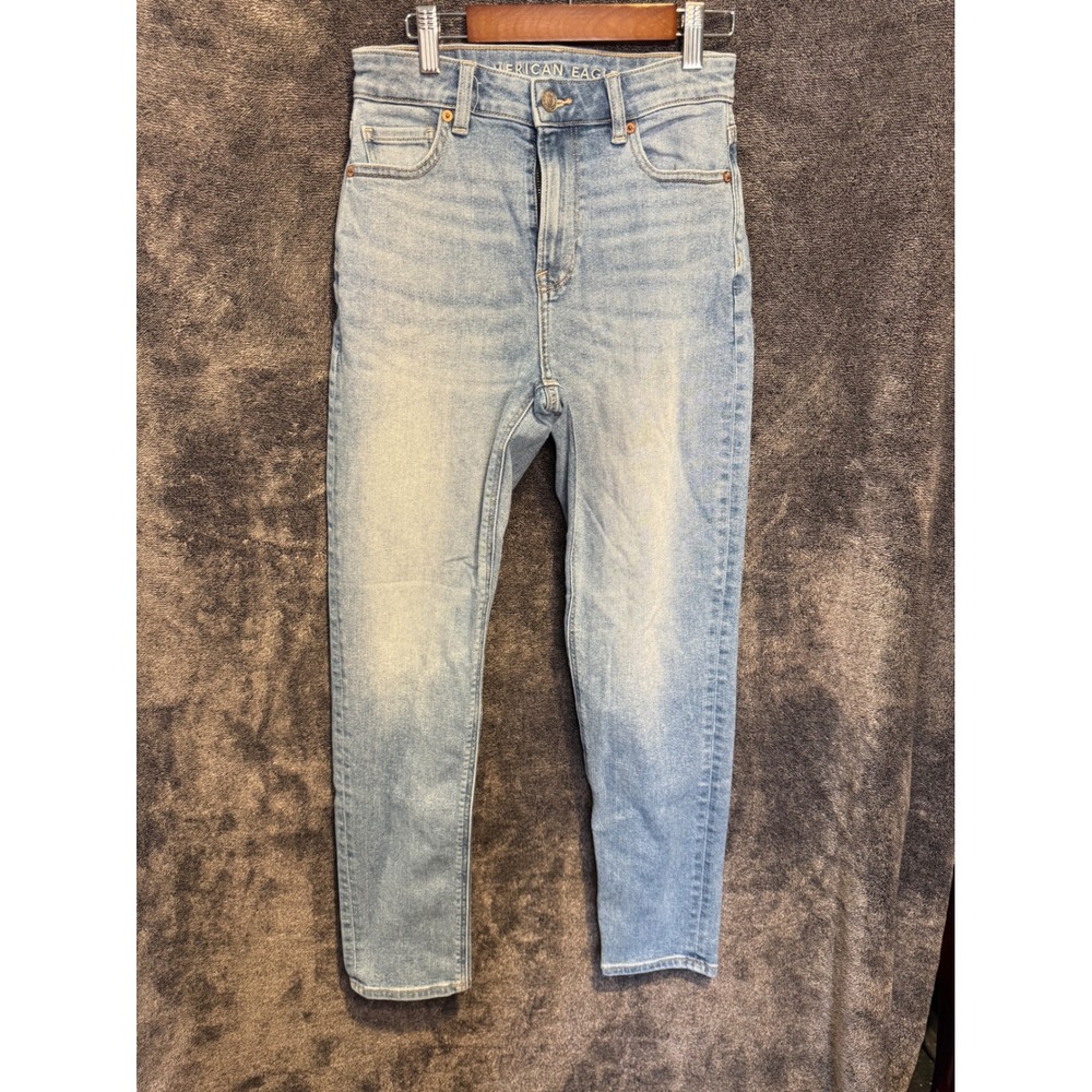 American Eagle Mom Jeans Light Wash High Waisted Tapered Leg Denim Womens 6